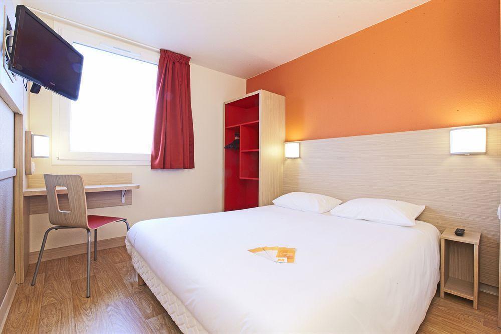 Premiere Classe Sens Nord- Saint Clement Bagian luar foto