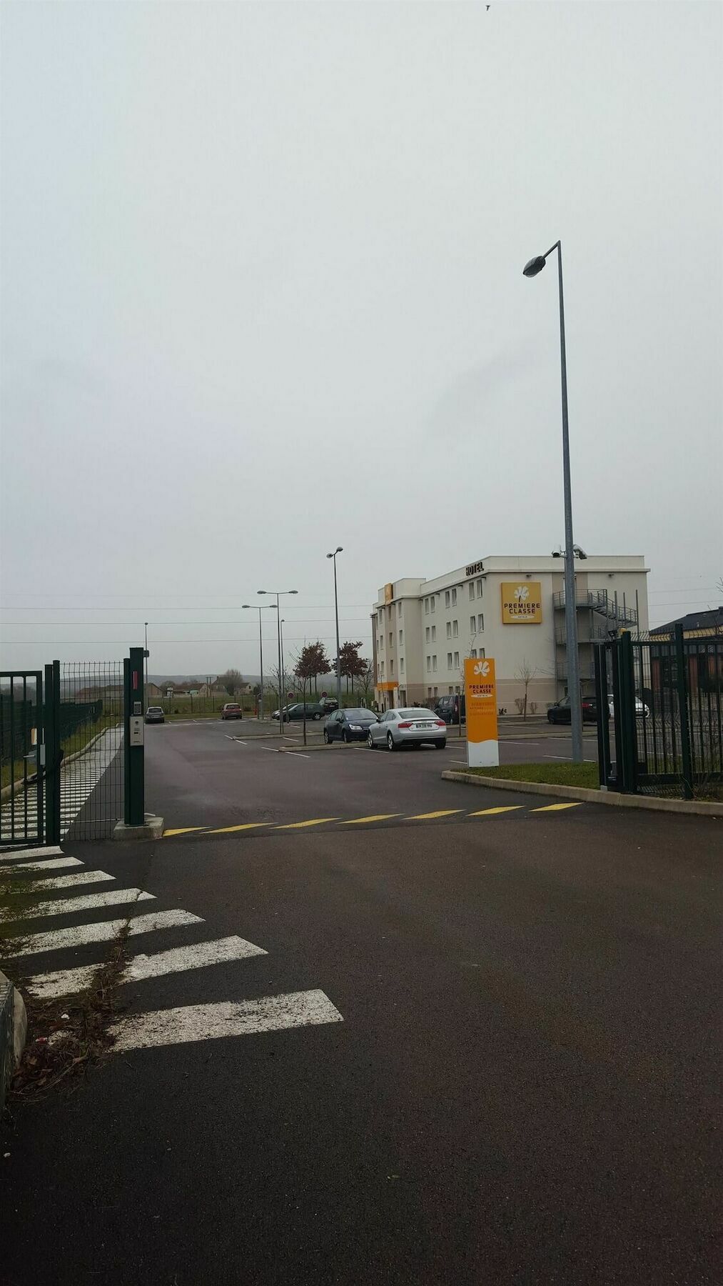 Premiere Classe Sens Nord- Saint Clement Bagian luar foto